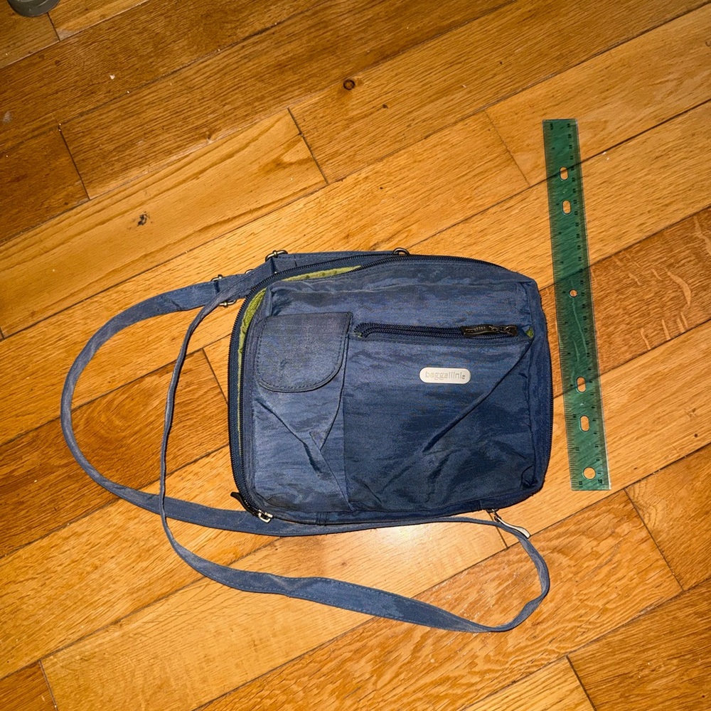 Baggallini Navy Blue Gray Crossbody Bag